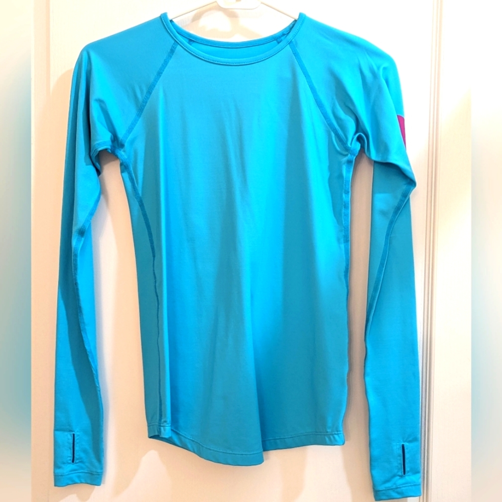 Teal running shirt